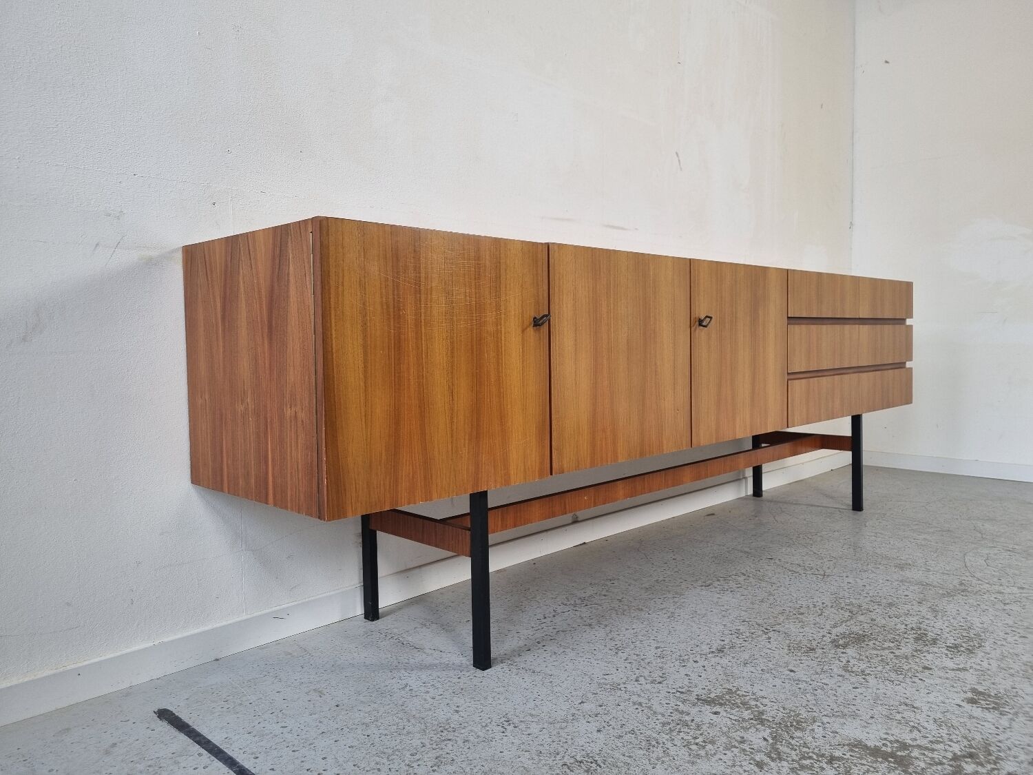 Scandinavian rowning Musterring walnut 60s