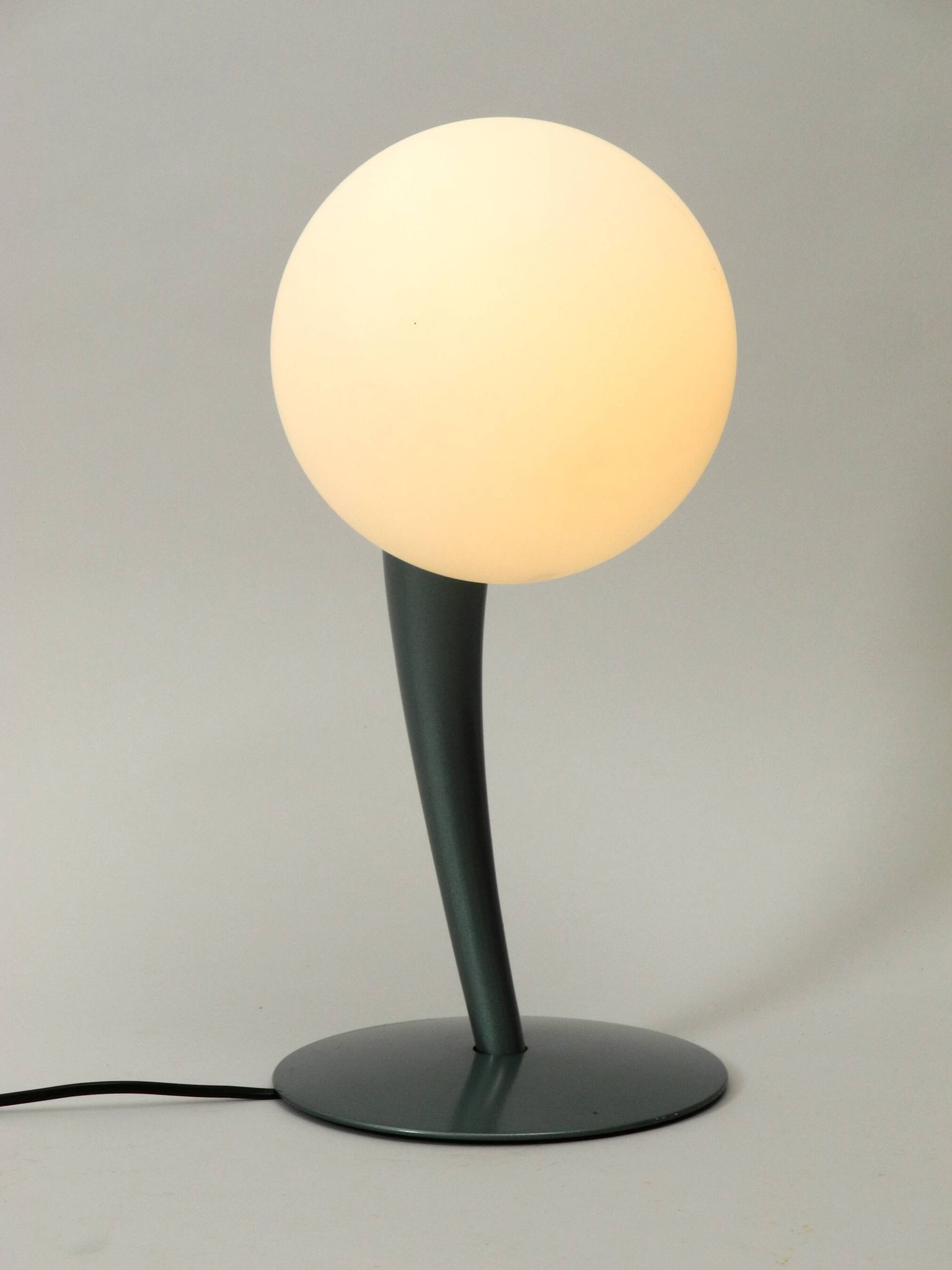 Large extraordinary 80s metal table lamp and opal glass shade