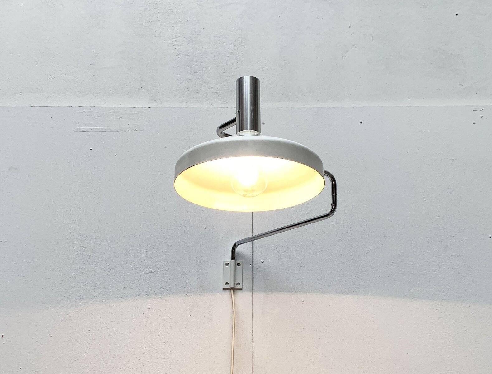 Swiss wall lamp Pentarkus mid-century by Rosemarie and Rico Baltensweiler for Baltensweiler, 1950s.
