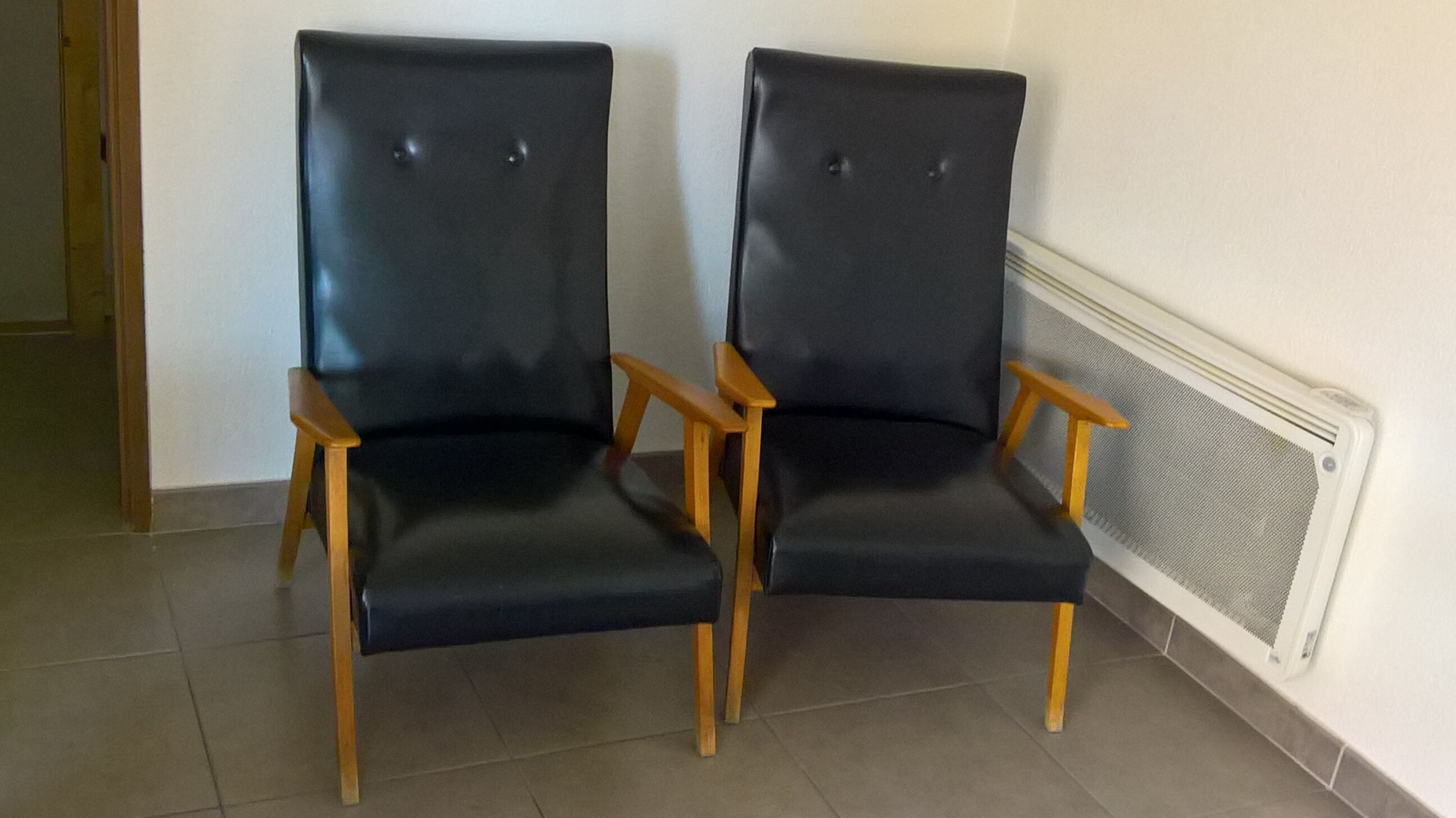 Pair of armchairs feet compass of the 1950s
