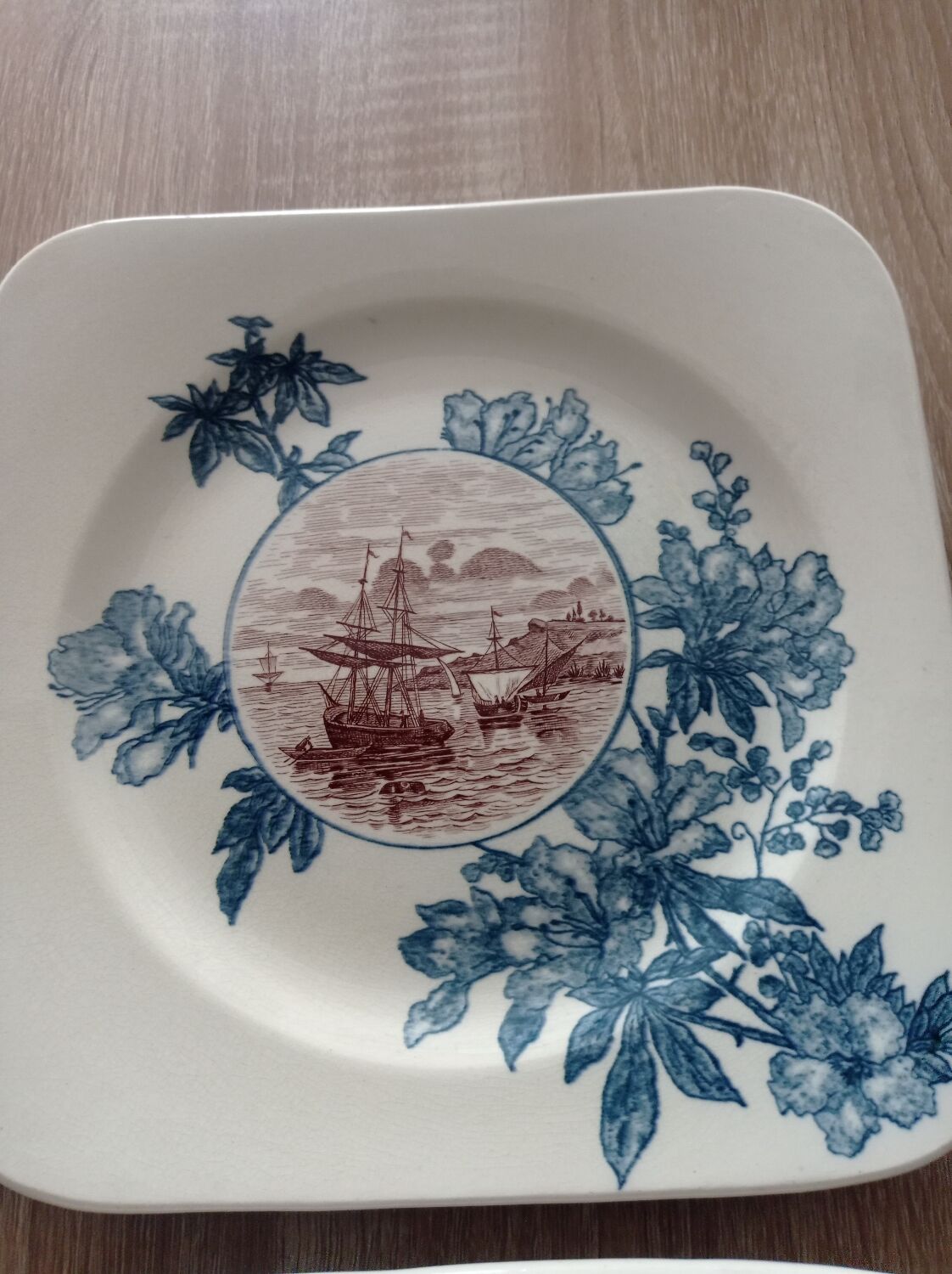 Square plates iron earth