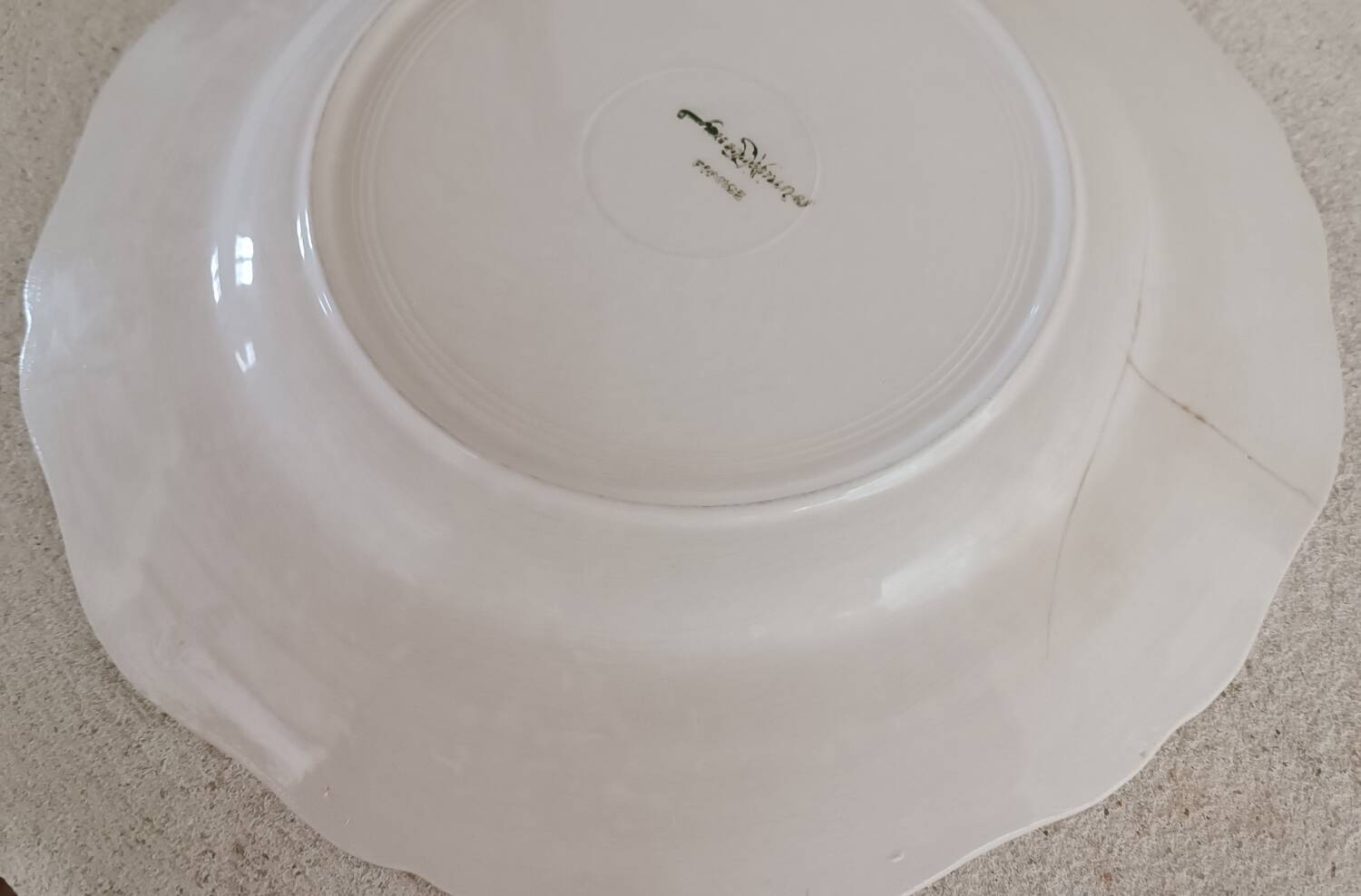 Set of 6 Sarreguemines ivory plates