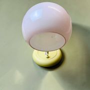 Lampe de table ou applique murale en verre rose des années 60