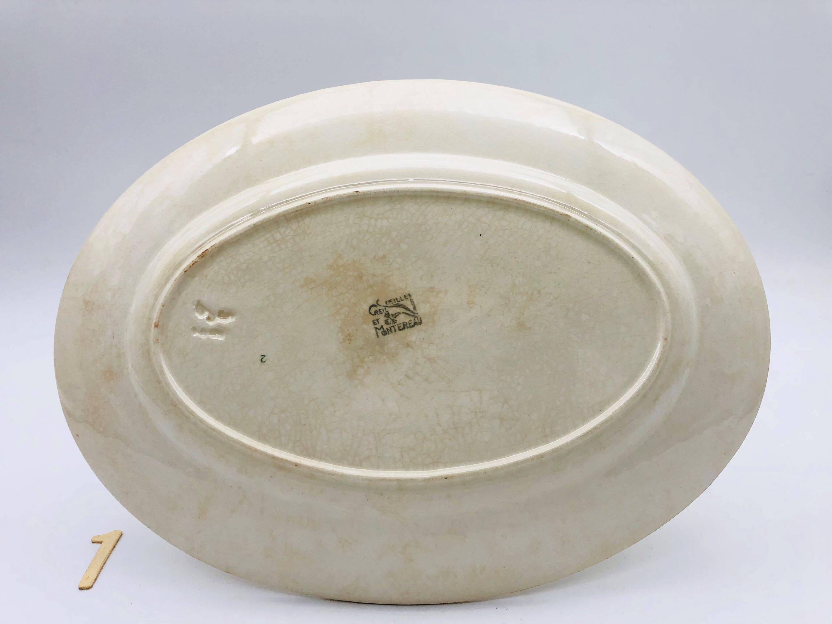 Set of 2 oval dishes, Creil and Montereau – Carnation model.