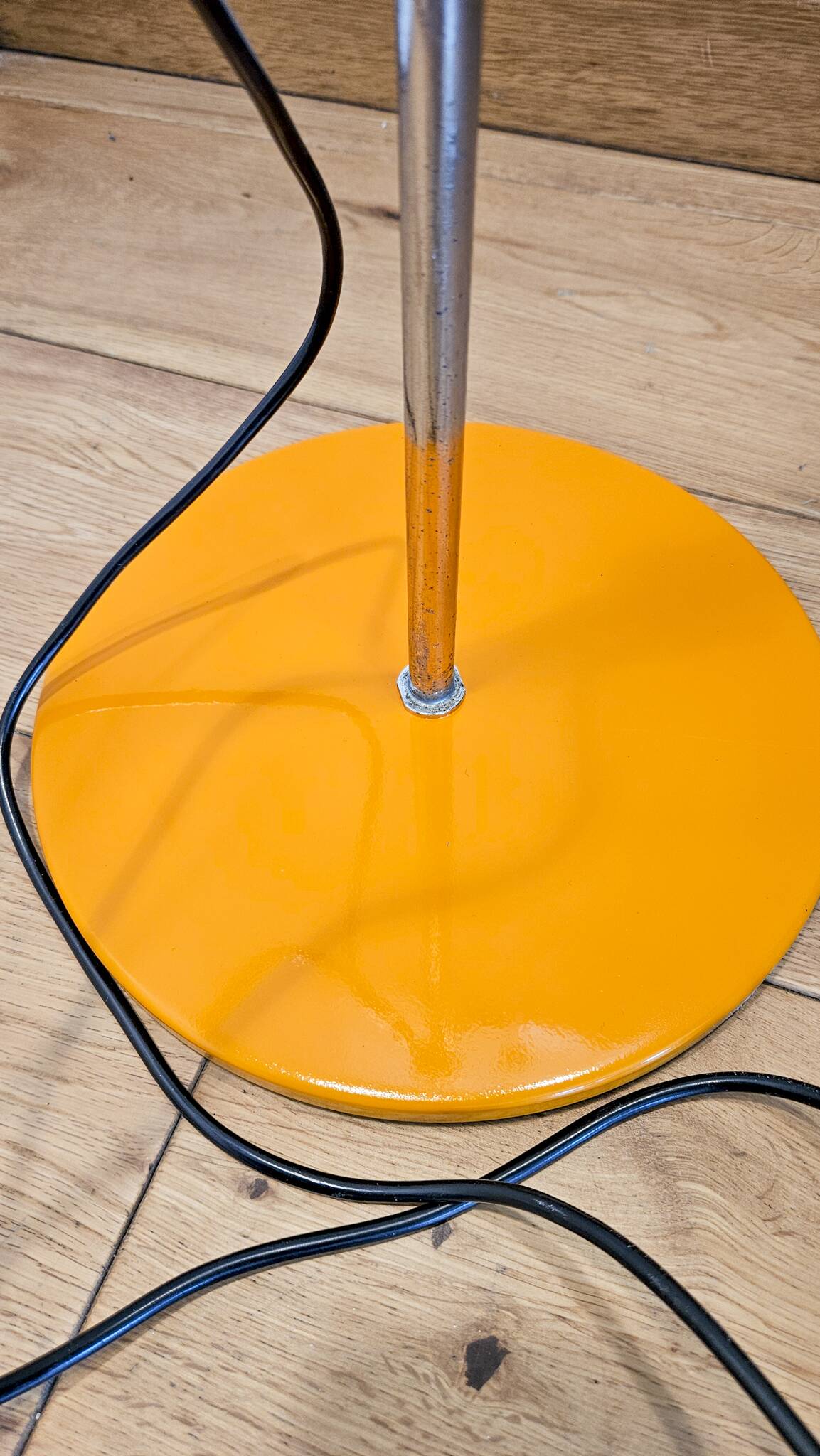 Vintage 1970s floor lamp with 3 spots, chrome and orange.