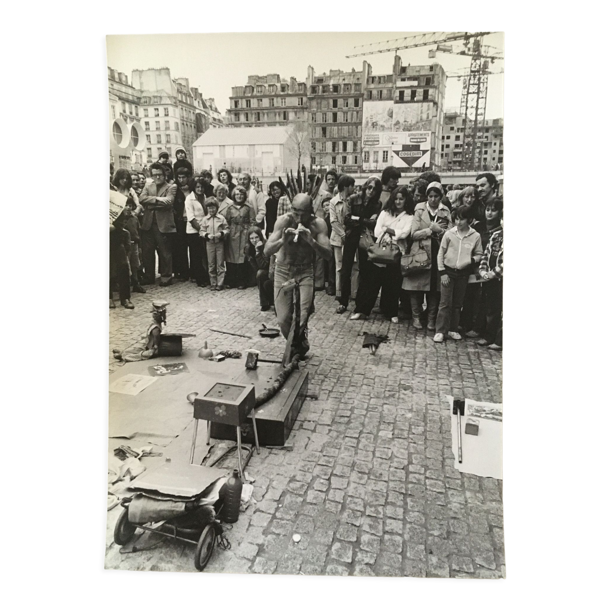 Large print street artist - Beaubourg, Paris - 80s