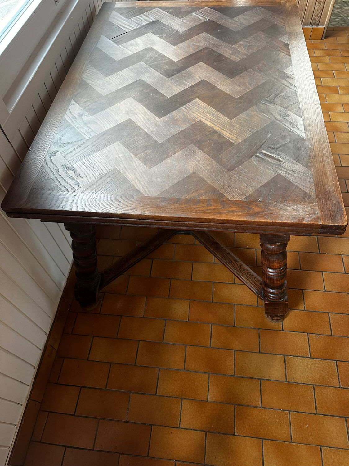 Rustic oak table with extensions
