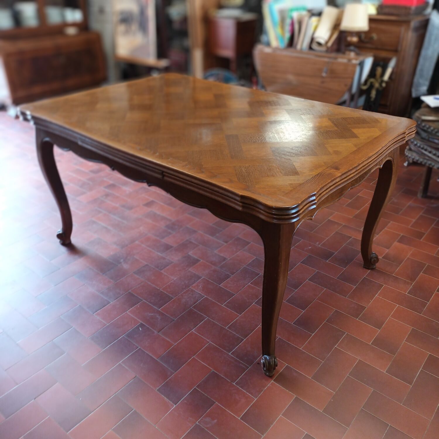 Versailles parquet table