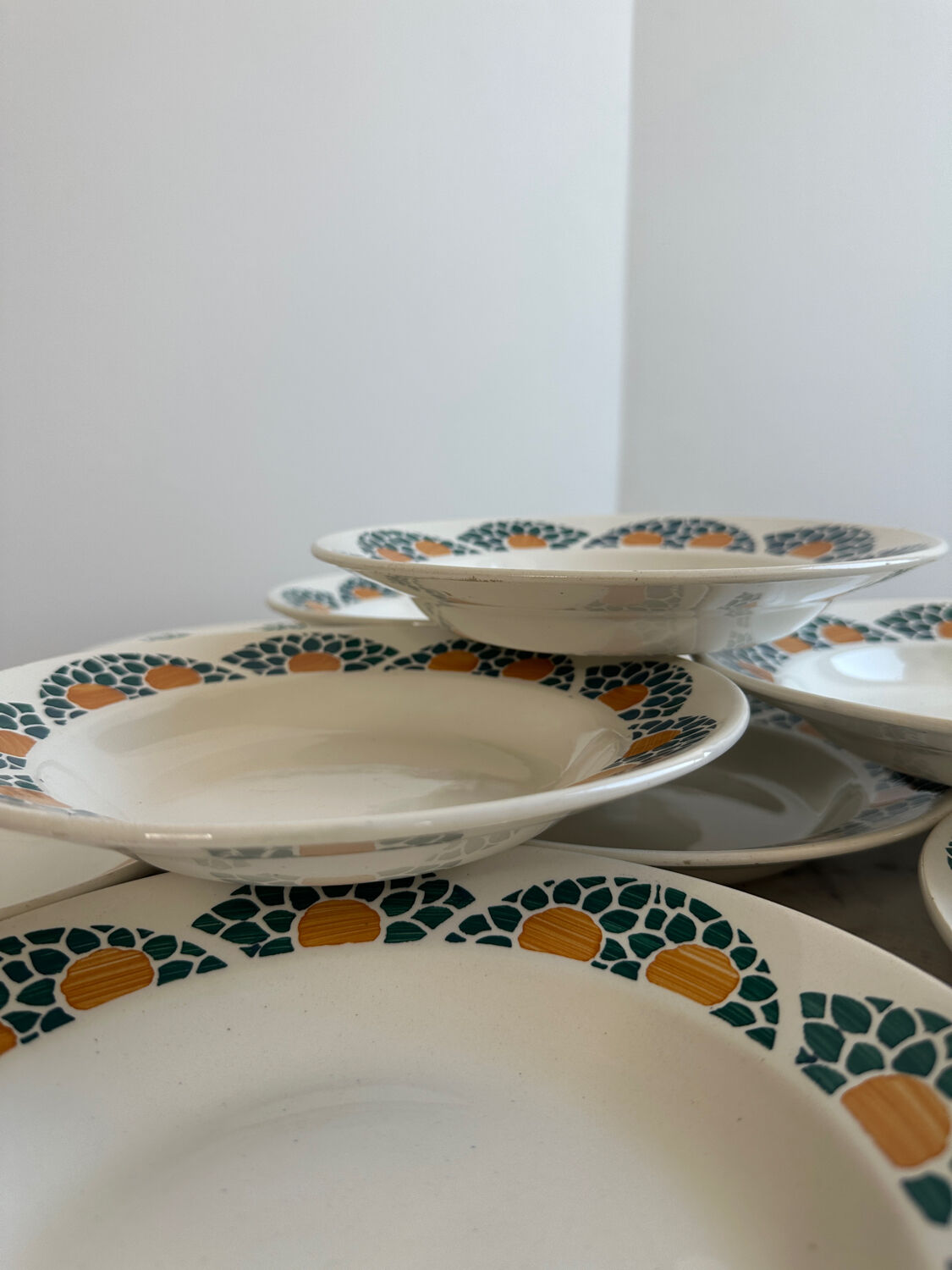 Set of hollow plates Givors France