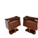 Tables de chevet italiennes Art déco en ronce de noyer, années 1950. Il ya une tablette supérieure en verre