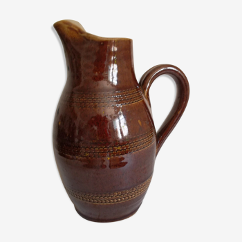 Berry gres pitcher