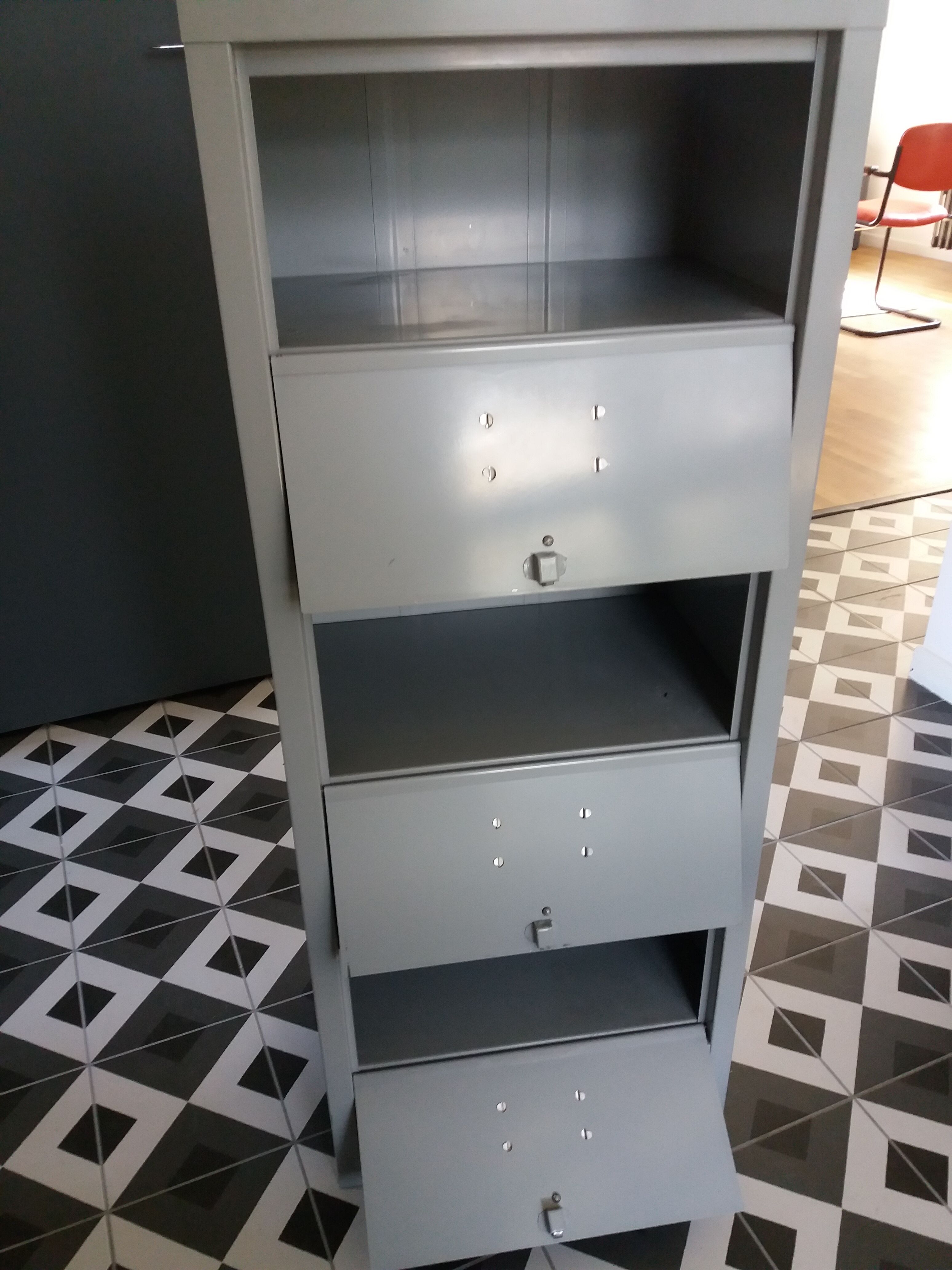 Industrial furniture with valves