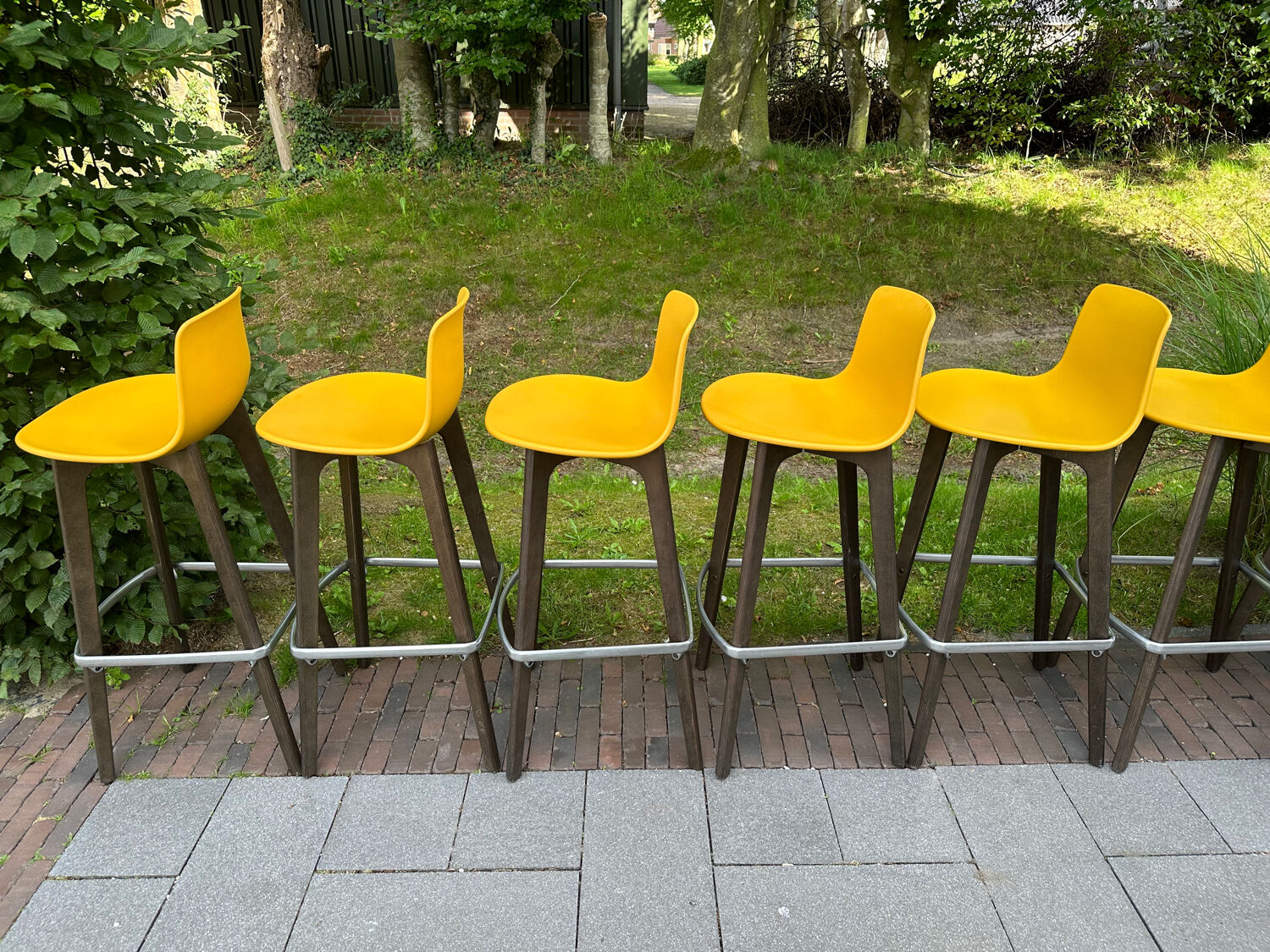 10 Spanish bar stools