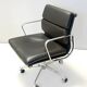 Chaise en cuir noir postmoderne avec coussin souple Charles & Ray Eames pour ICF