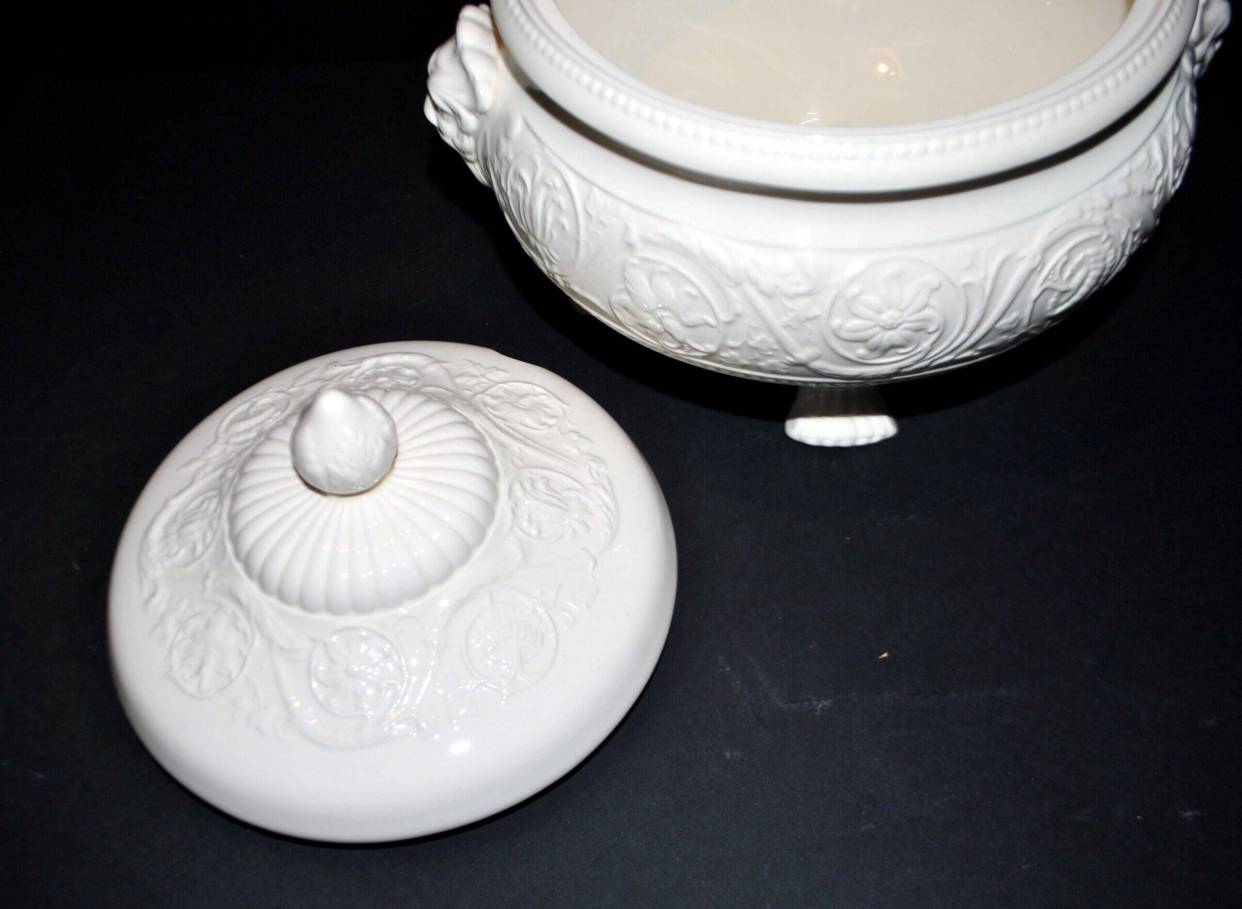 Rare Wedgwood "Patrician" molded opaque earthenware tureen, garland mascaron, England