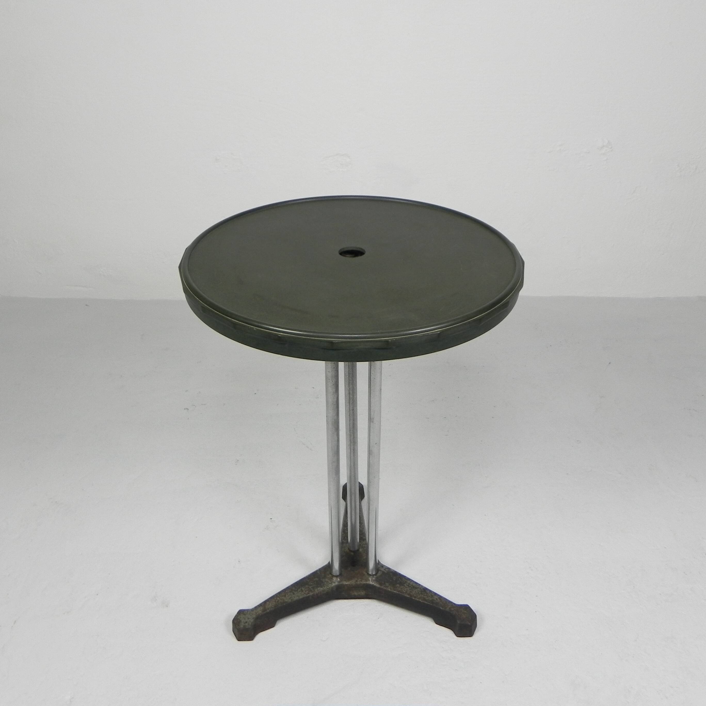 Art Deco bistro table with Bakelite top, 1930s