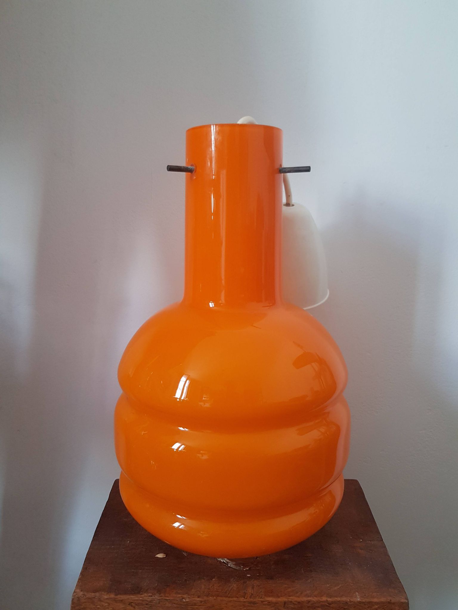 Suspension vintage orange