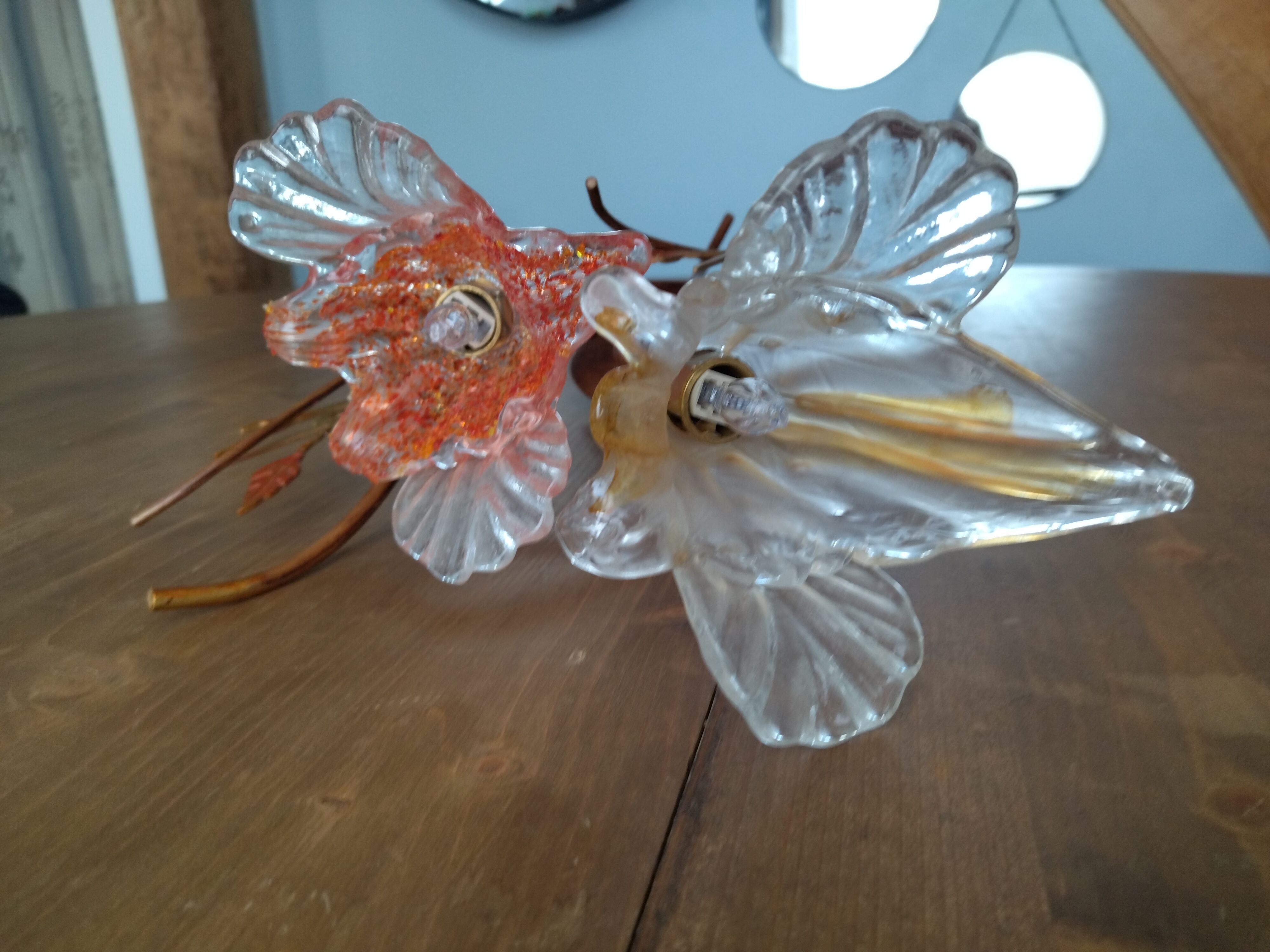 Applique italienne IDL en forme d'Iris en verre soufflé