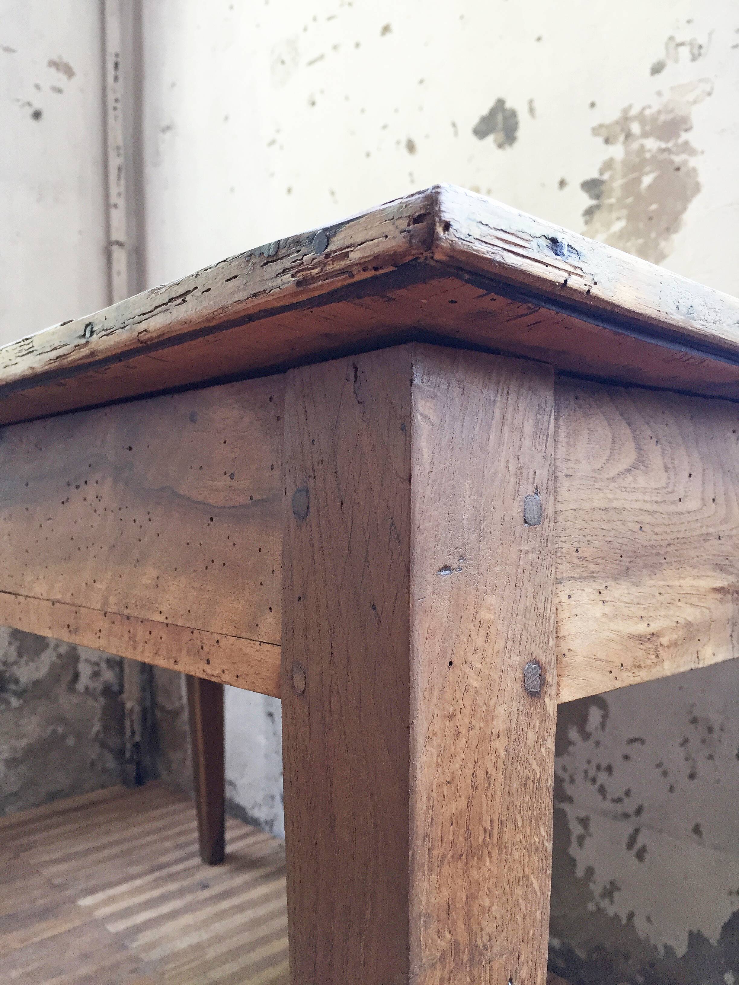 Table de ferme en noyer