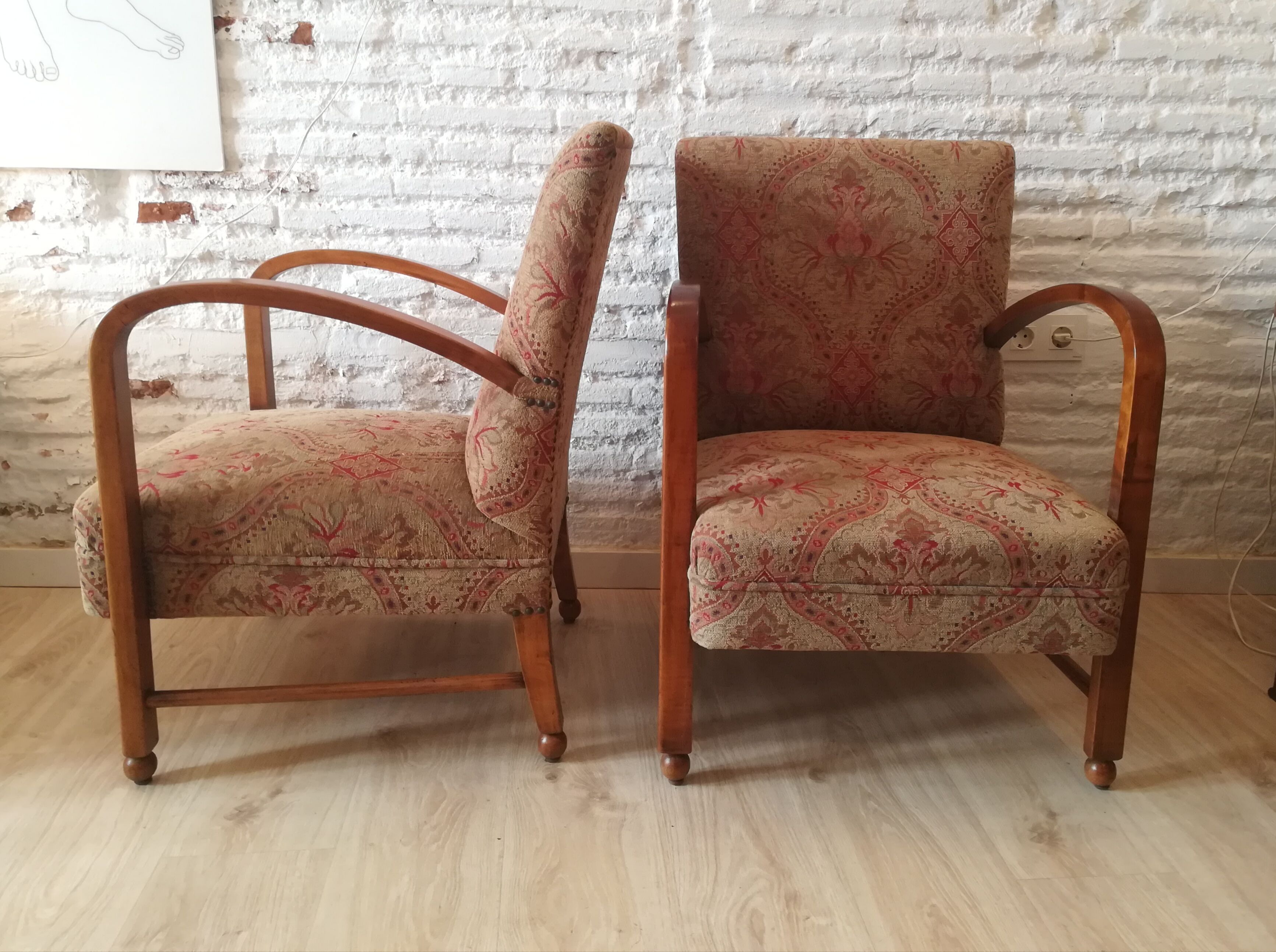 English armchair couple art deco