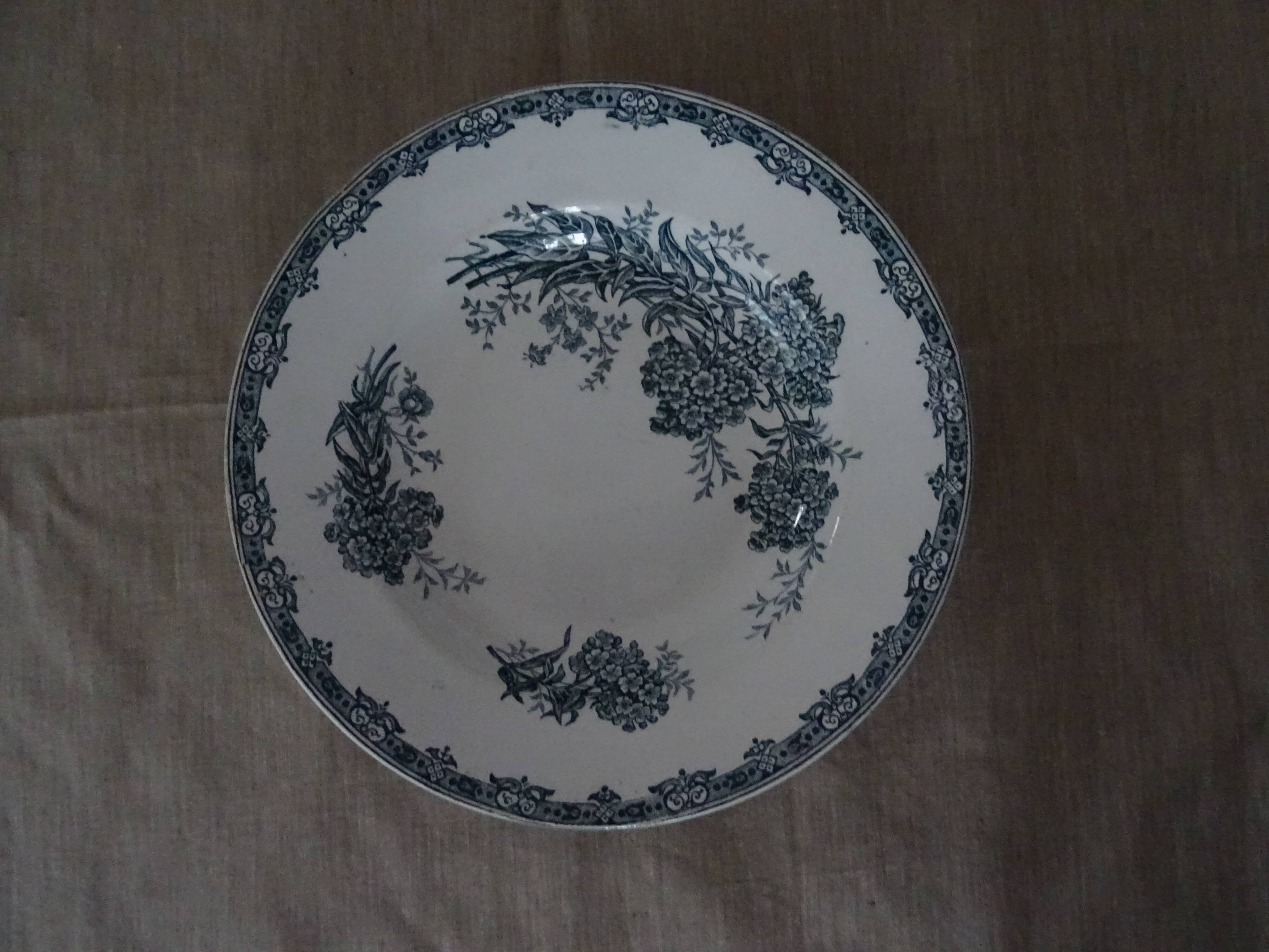 Old faience plate old St Amand decoration Daisy blue flowers