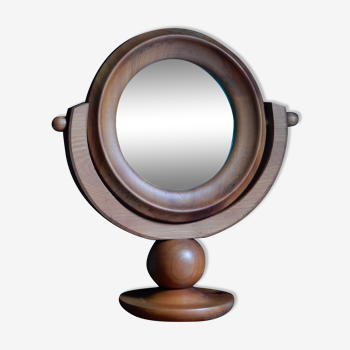 Round mirror psyche of wooden table