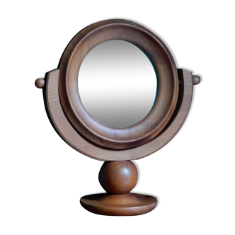 Round mirror psyche of wooden table