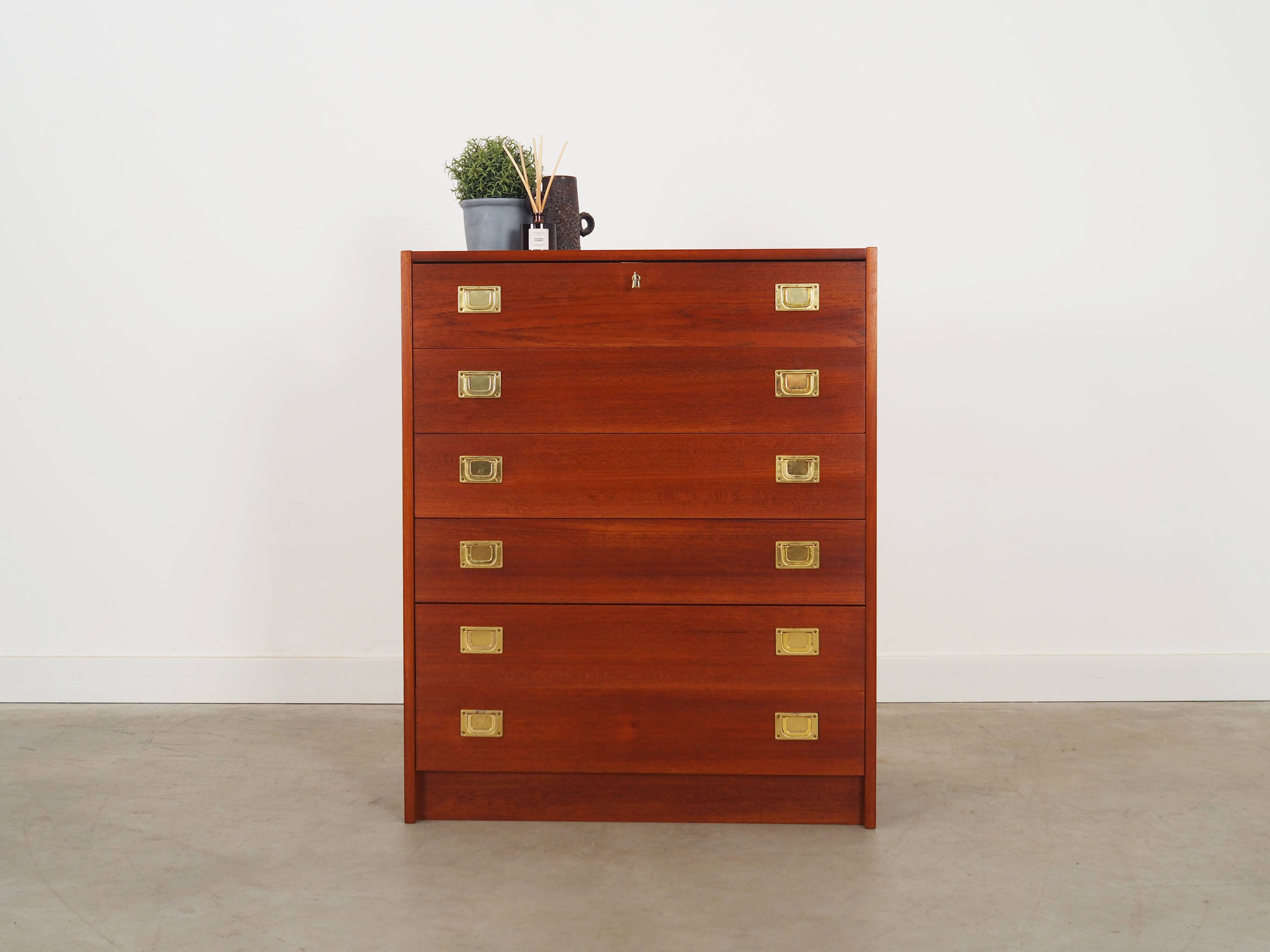 Commode en teck, design danois, années 1960, production : Danemark