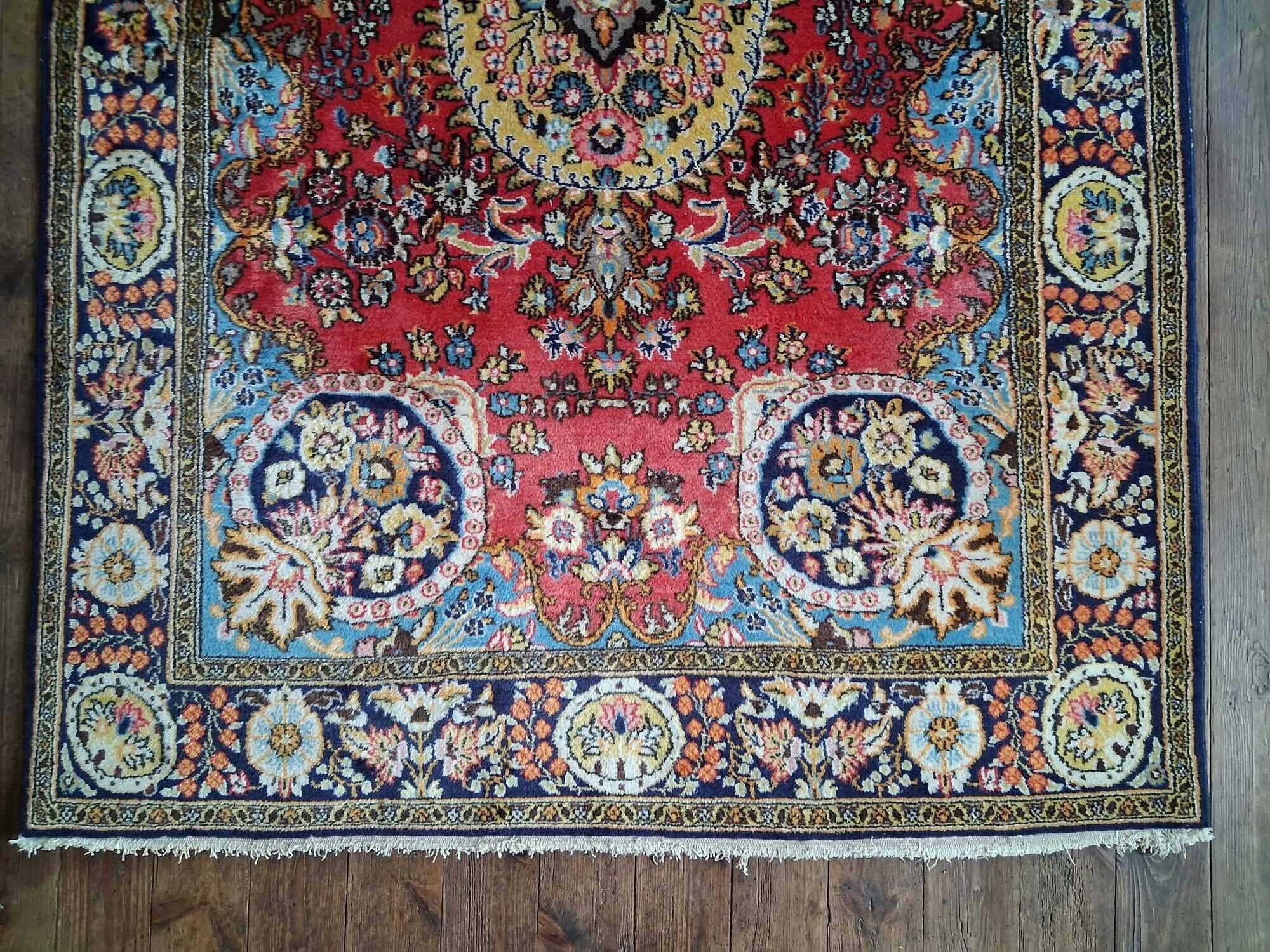 Handmade Tabriz Persian rug 216x140cm