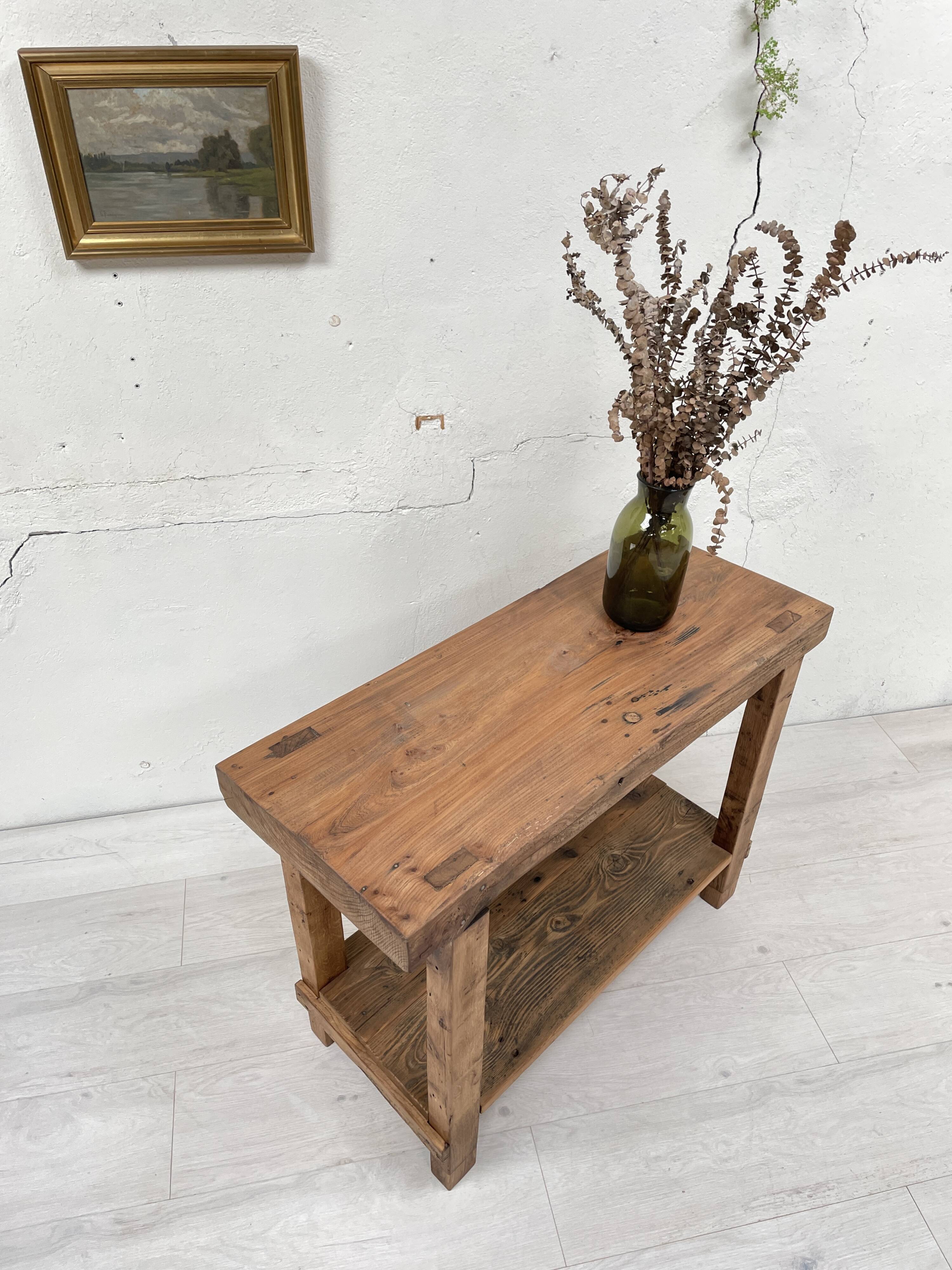 Establishment / console in raw wood