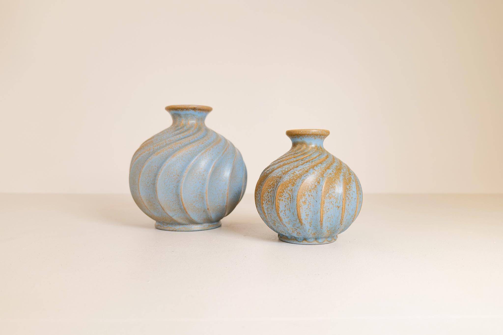 Paire de vases en céramique "Turkos" de style milieu du siècle, Ewald Dahlskog, Bo Fajans, Suède