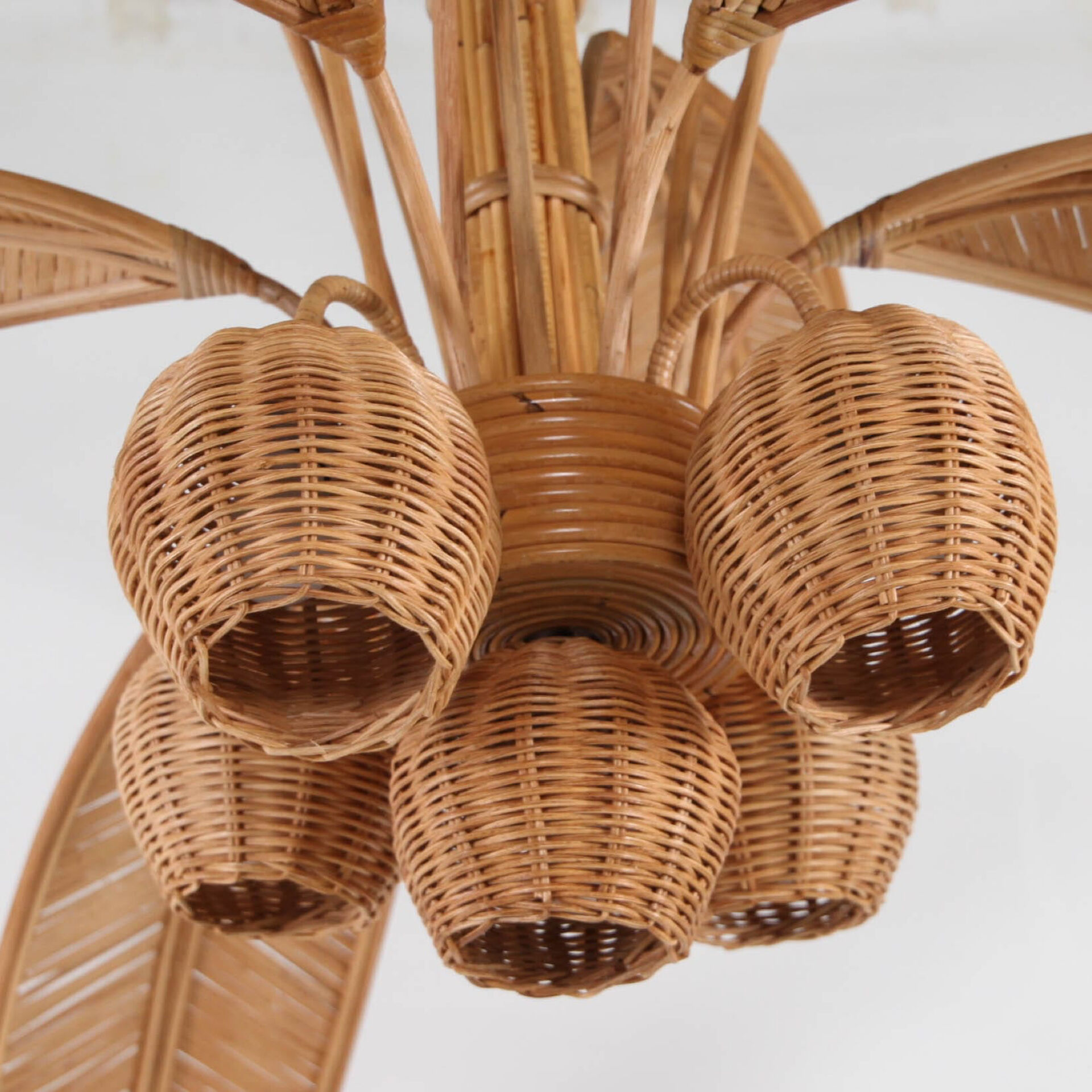 Grand lustre « cocotier » « palmier » en rotin