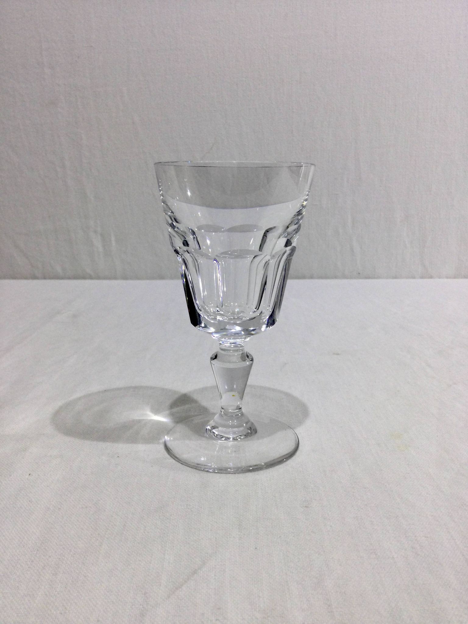 Baccarat – 9 Verres à vin blanc Modèle Missouri
