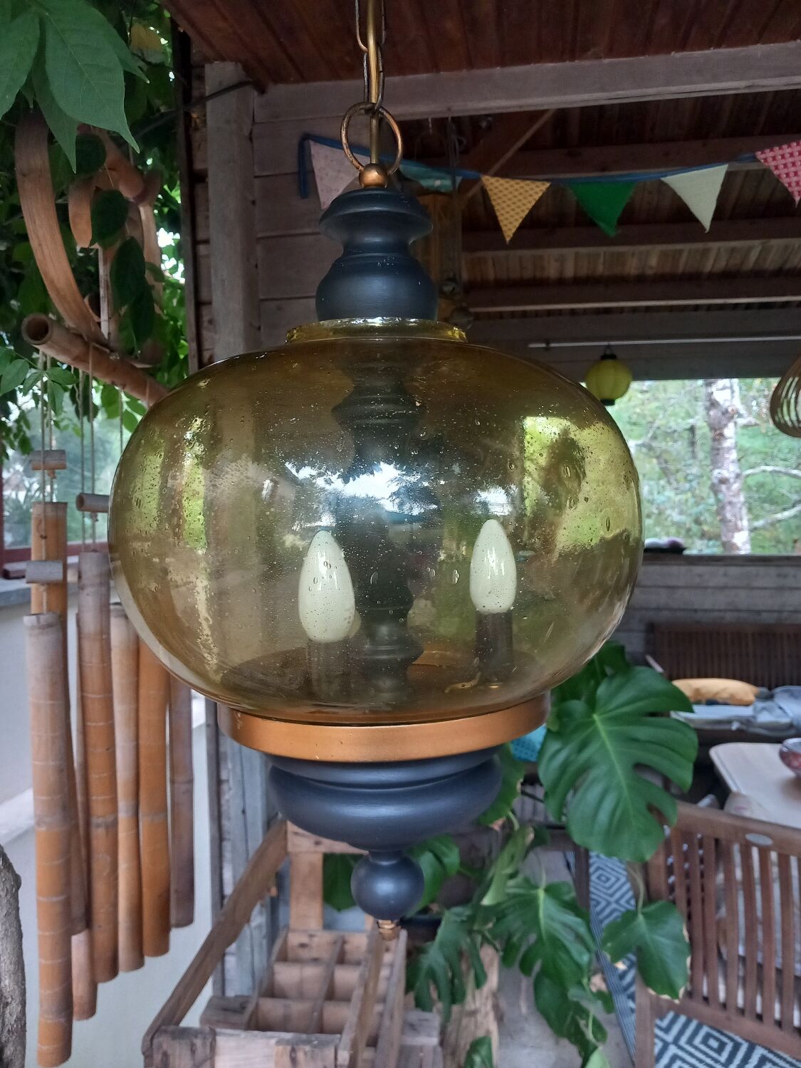 Suspension en bois et verre soufflé