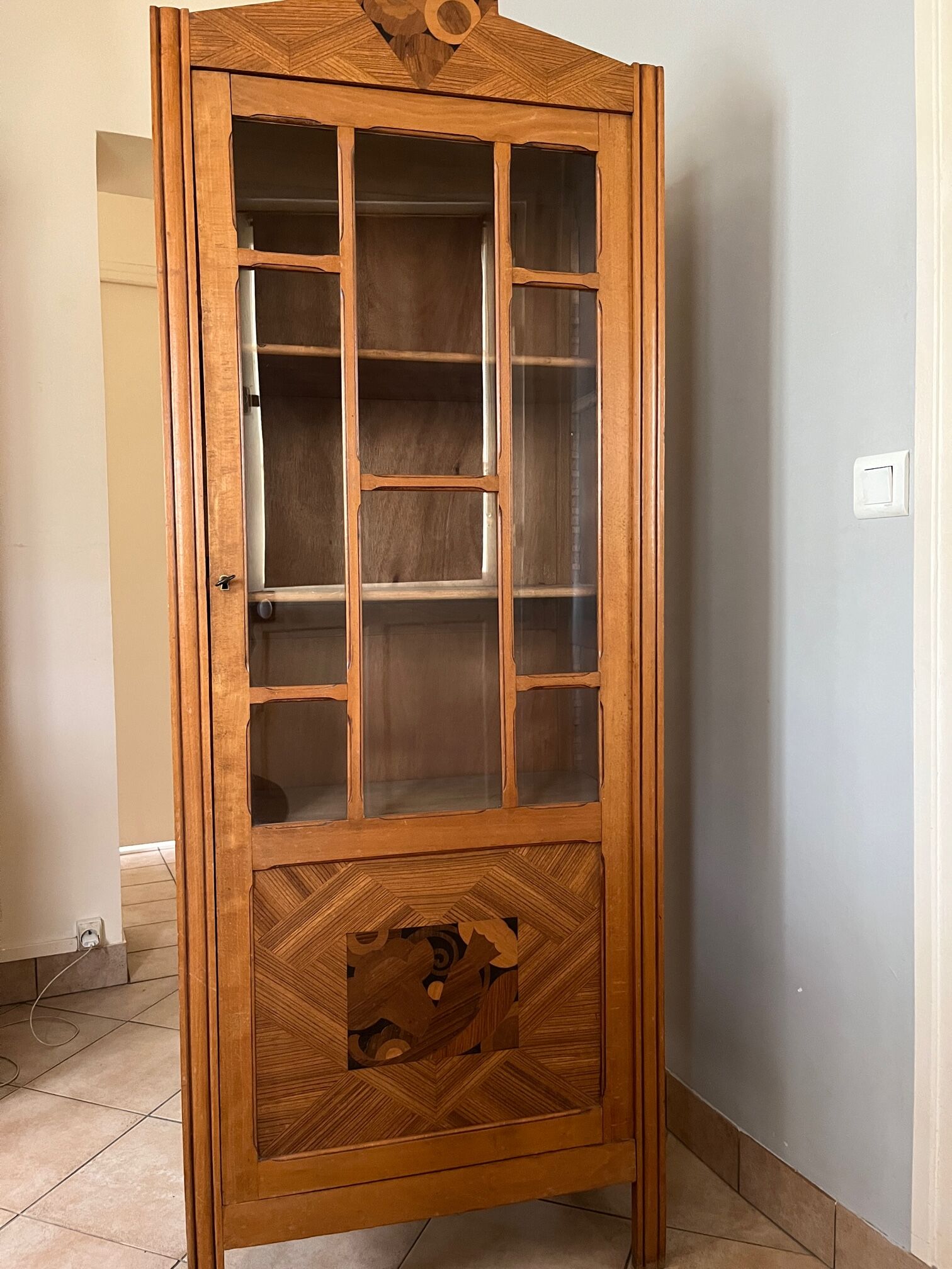 Parisian wardrobe vintage showcase