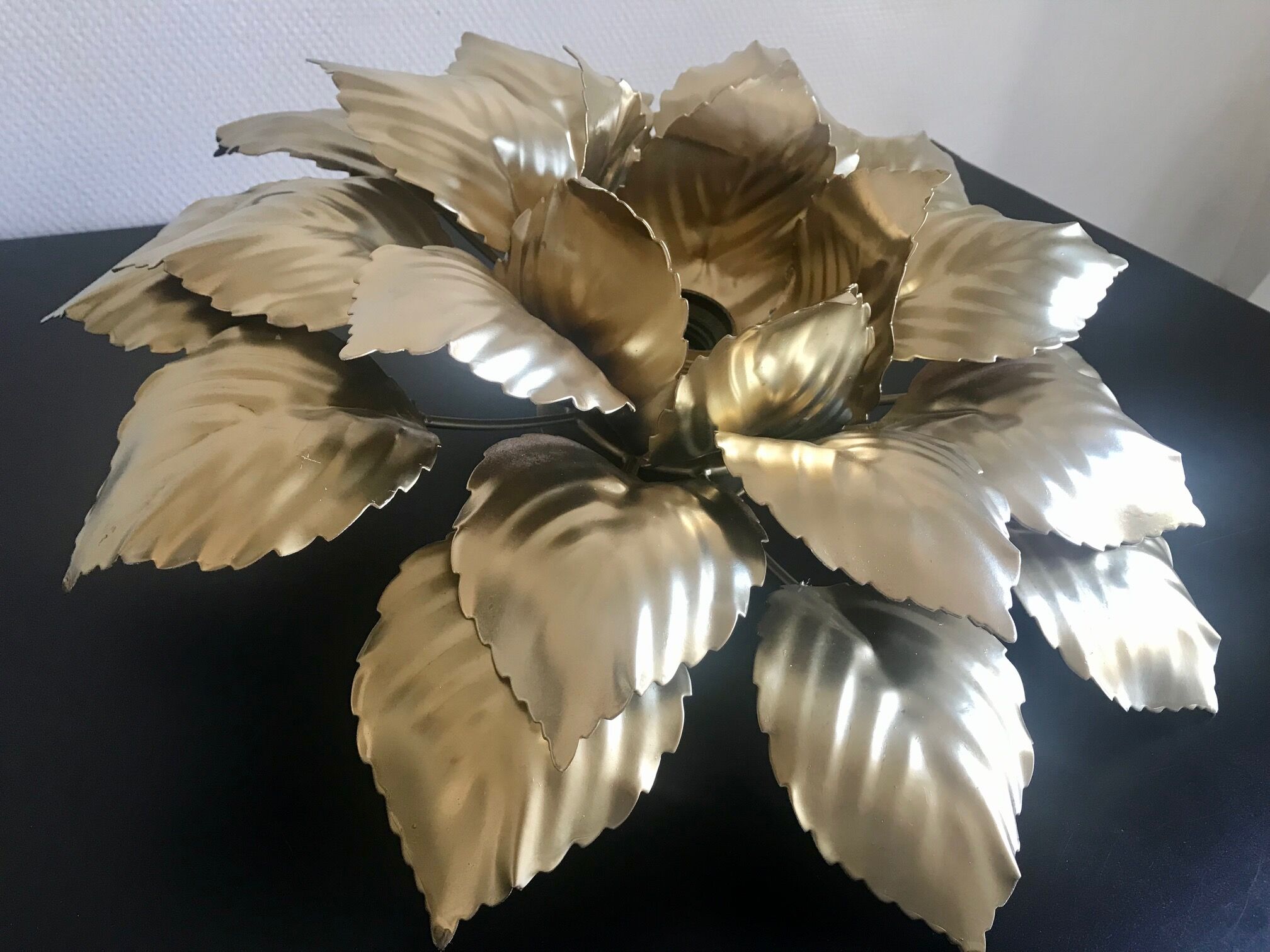 Ceiling lamp flower / golden leaves