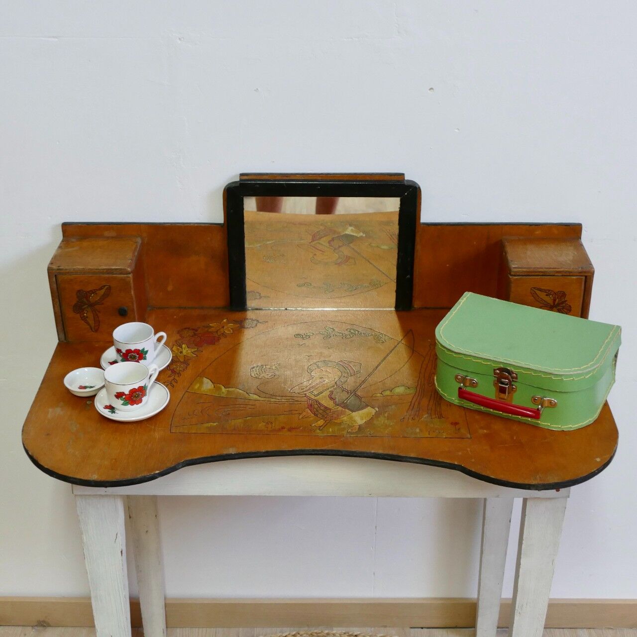 Children's dressing table