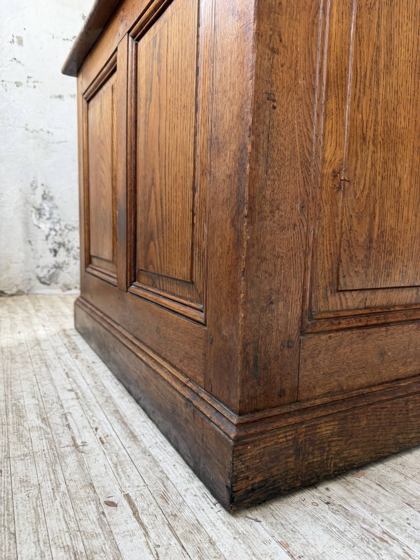 Counter or desk in oak from the 1950s.