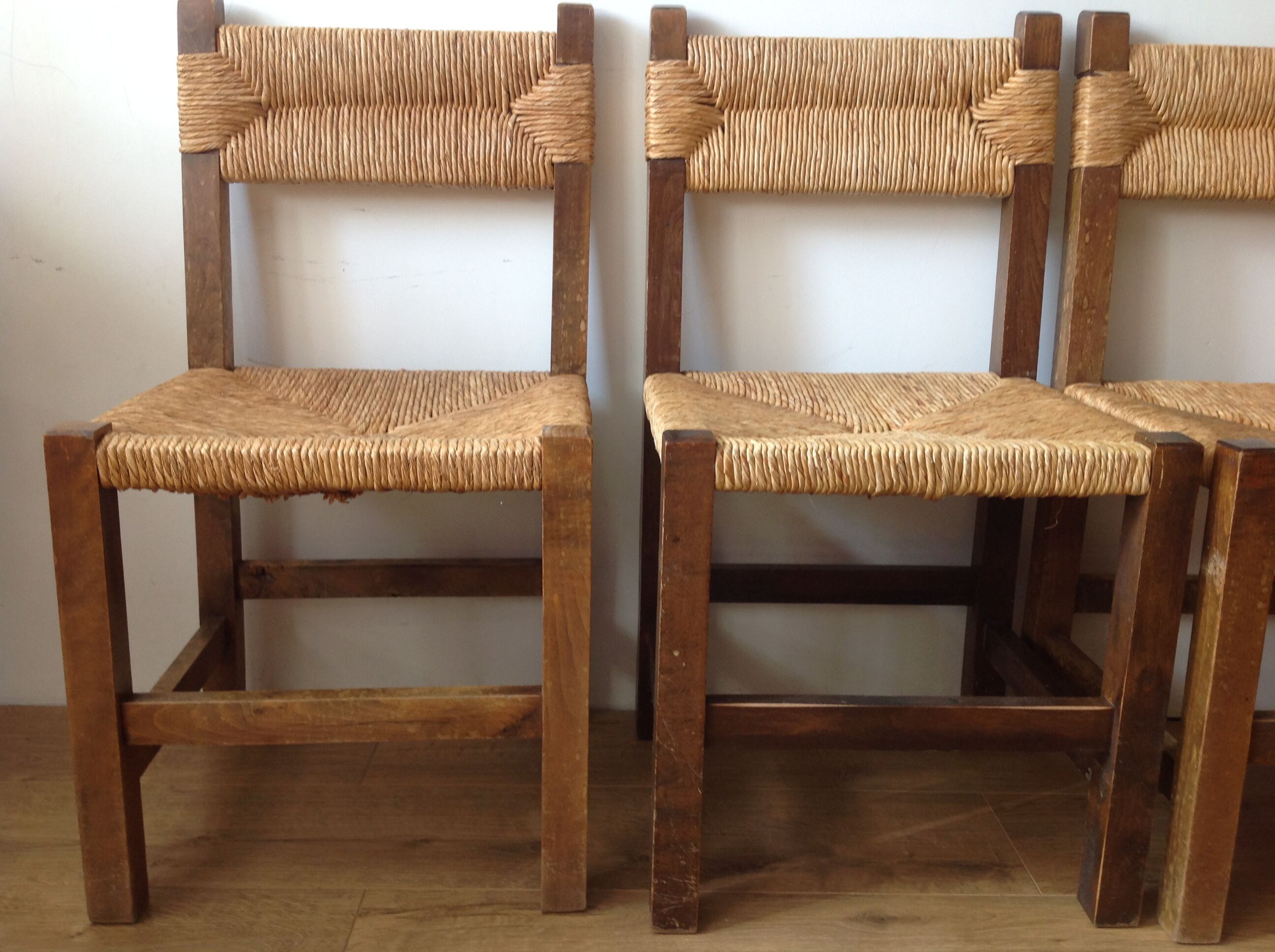 4 mulched wood country chairs