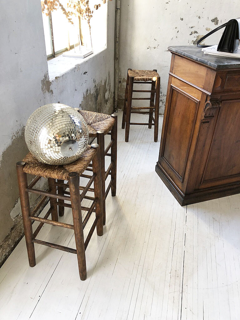 Set of 3 high straw stools