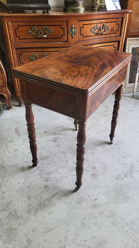 TABLE A JEUX EN ACAJOU ECRITOIRE BUREAU