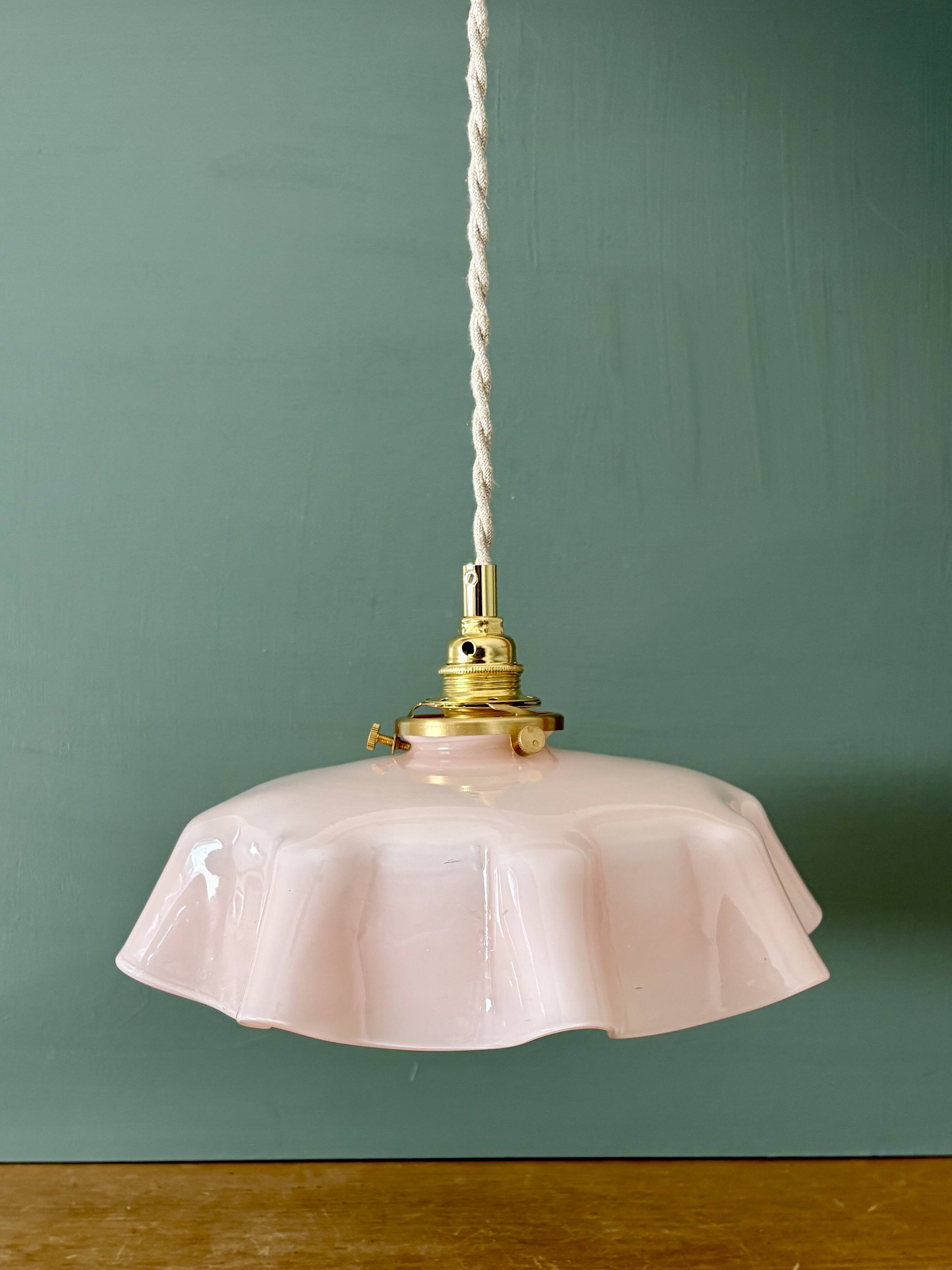 Vintage pendant light in pink opaline.
