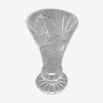 Années 1970 vase cornet sur piédouche cristal taillé et ciselé