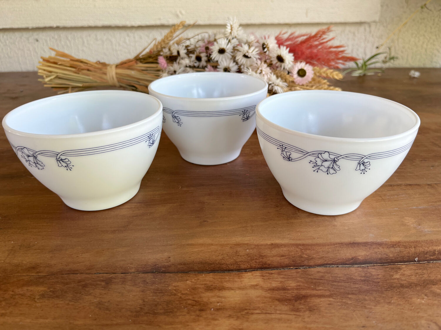 Trio vintage bowls