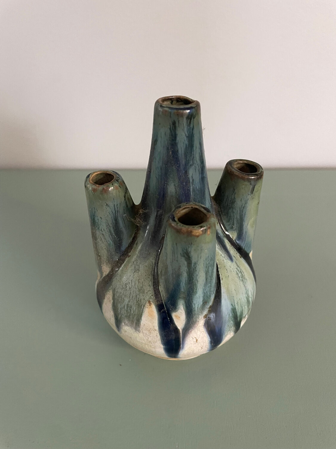 Ceramic flower vase