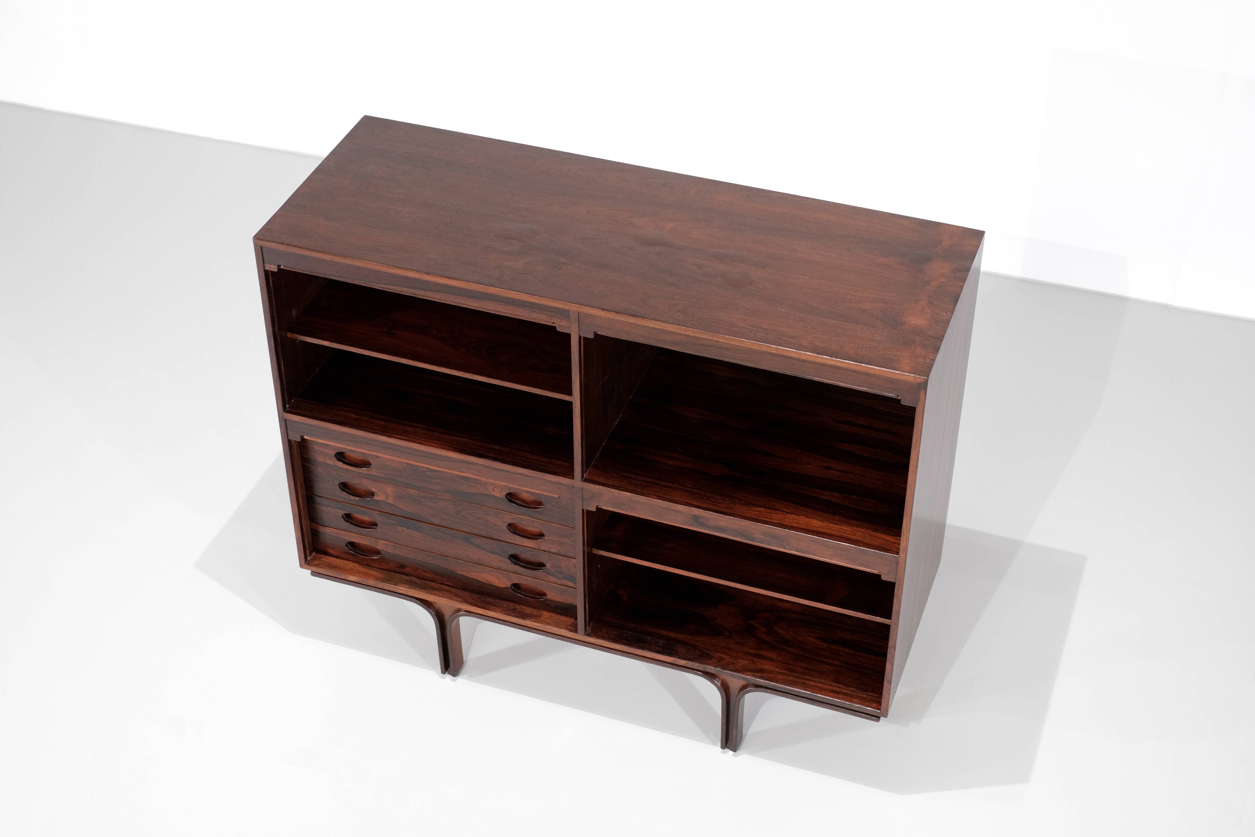 Buffet modèle 504 conçu par Gianfranco Frattini pour Bernini, Italie 1960s.