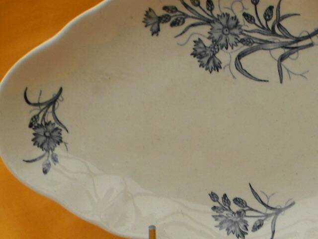 Longchamp earthenware dish cornflower decoration