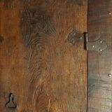 Armoire française du XVIIIe siècle 'fleur-de-lis'