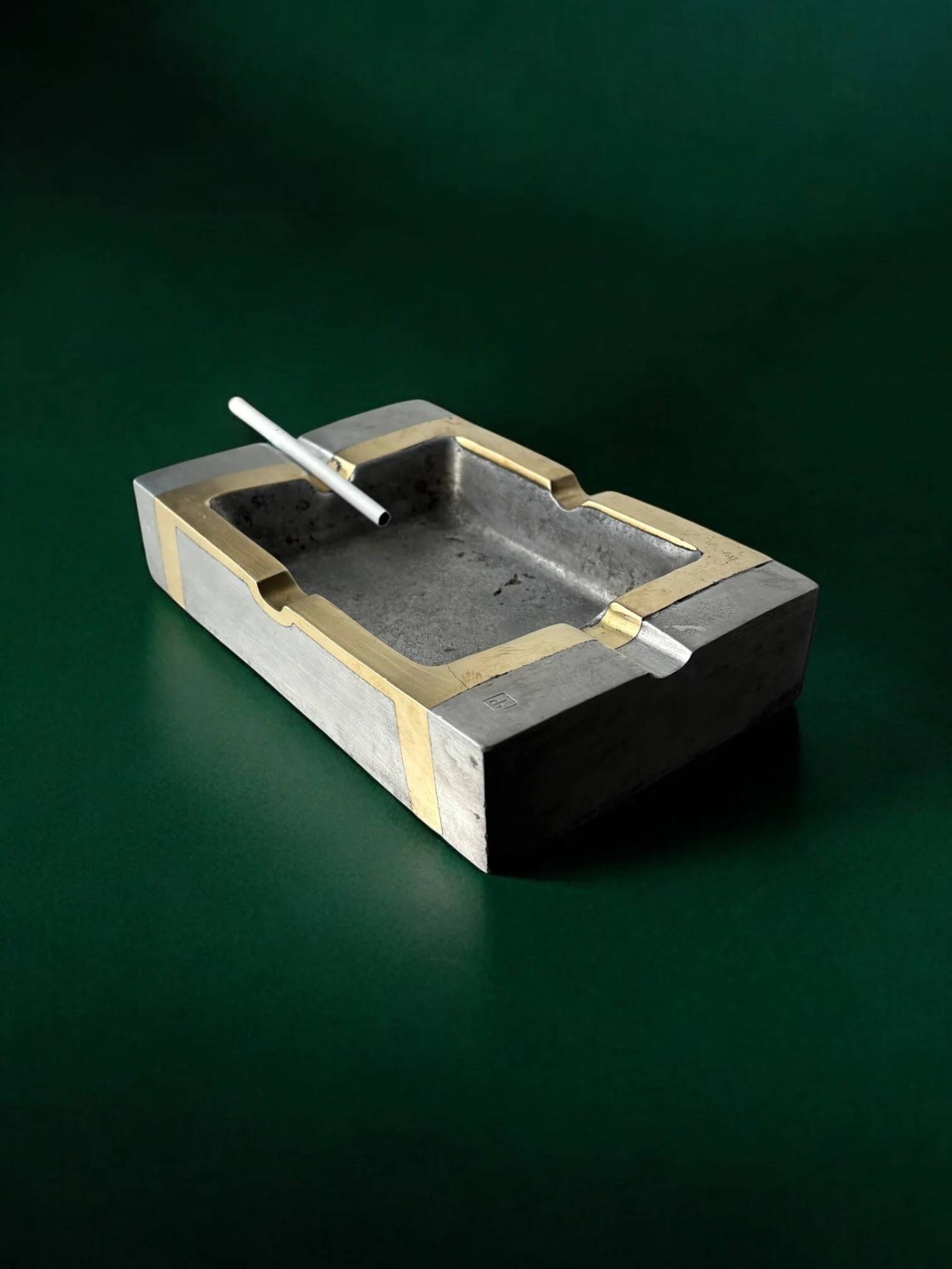 Brutalist ashtray by David Marshall in bronze, 1970s