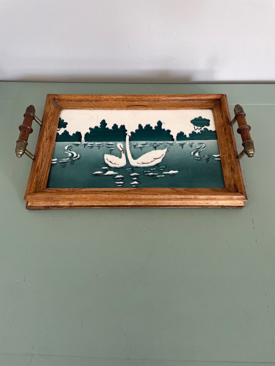 Service platter with a swan design.